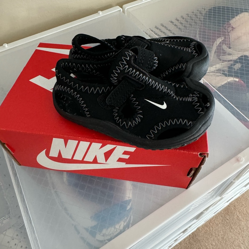 Nike Sunray Sandals 4C